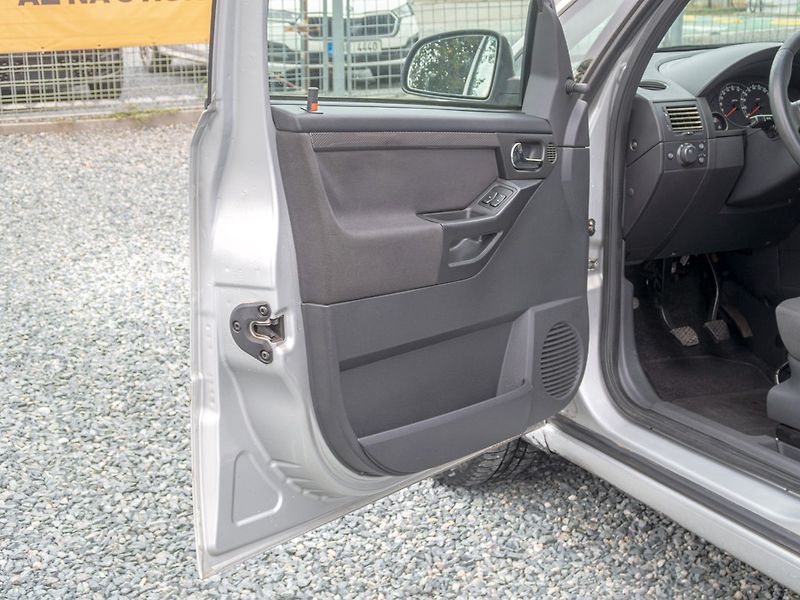 Opel Meriva (2009) 1.6i 16V 77KW – 5/2028 - fotka 9 z 37