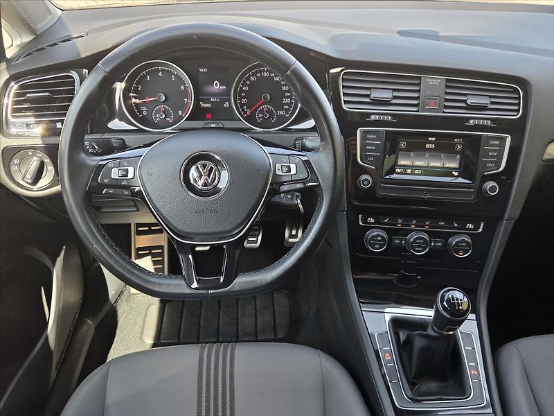 Volkswagen Golf 1,2 TSi Allstar Edition Comfor - fotka 12 z 21