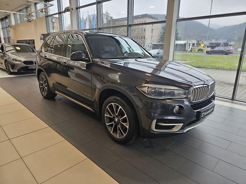BMW X5 xDrive30d - fotka 7 z 23