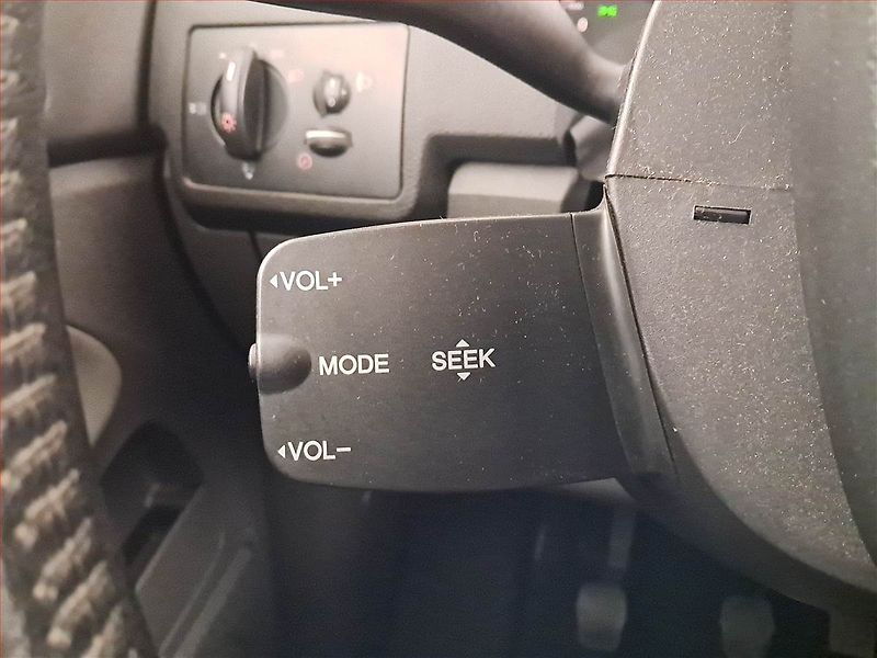 Ford C-MAX (2010) 1.6 TDCi, Serv.kniha, po STK - fotka 15 z 16