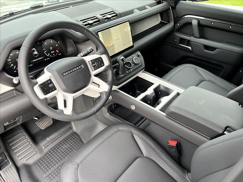 Land Rover Defender (2026) 110 D200 S - fotka 8 z 23