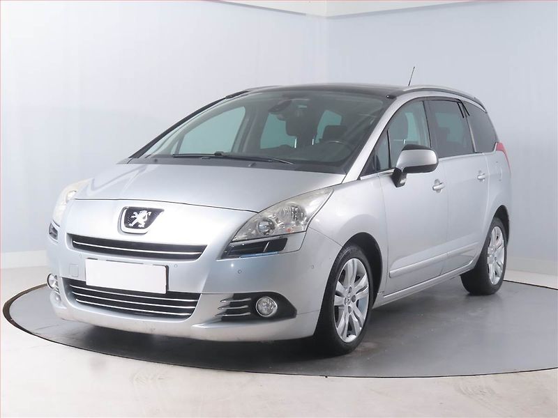 Peugeot 5008 (2011) 1.6 HDi, Navi, Tempomat - fotka 2 z 14