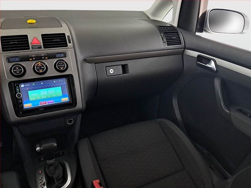 Volkswagen Touran (2006) 1.9 TDI, Automat, 7 míst - fotka 8 z 18