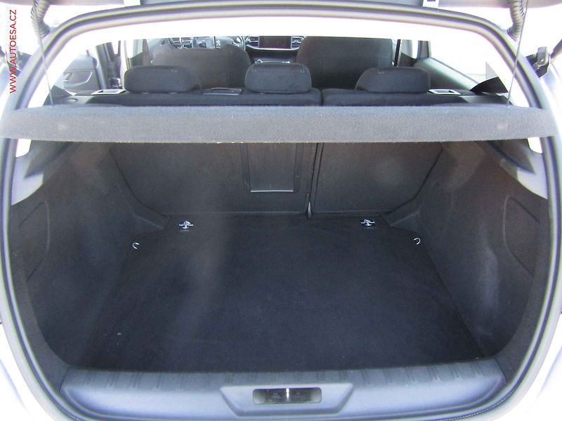 Peugeot 308 (2014) 1.6 HDi, ČR, AC, tempo, park - fotka 7 z 18