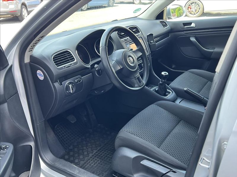 Volkswagen Golf Variant 2,0 TDi Comfortline - fotka 11 z 26