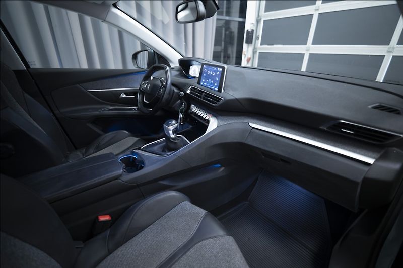 Peugeot 5008 1,2 PT KAMERA VÝHŘEV 7 MÍST ČR - fotka 7 z 36
