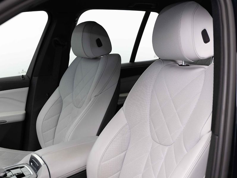BMW X5 xDrive40i - fotka 19 z 22