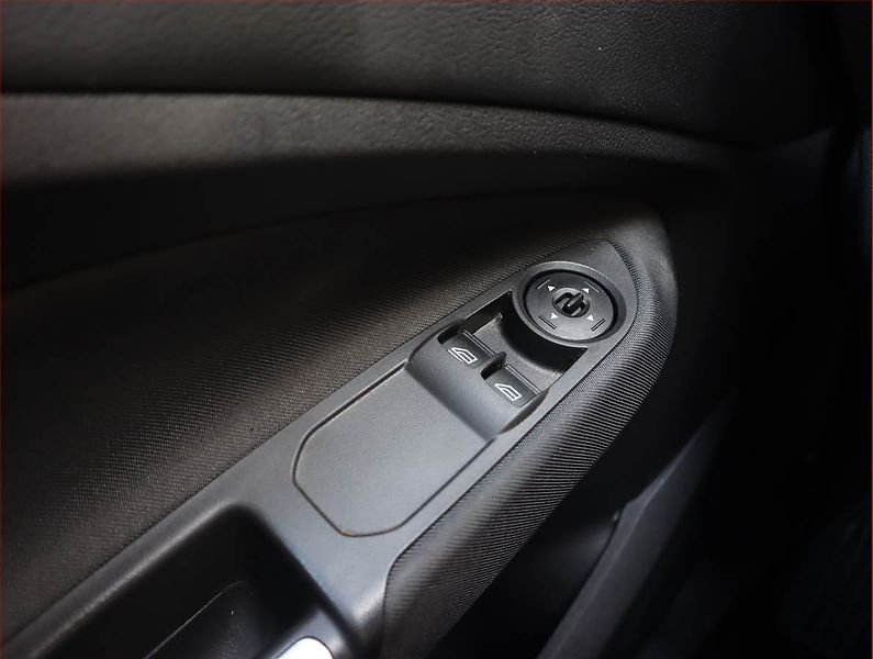 Ford C-MAX (2015) 1.0 EcoBoost, Serv.kniha - fotka 15 z 16