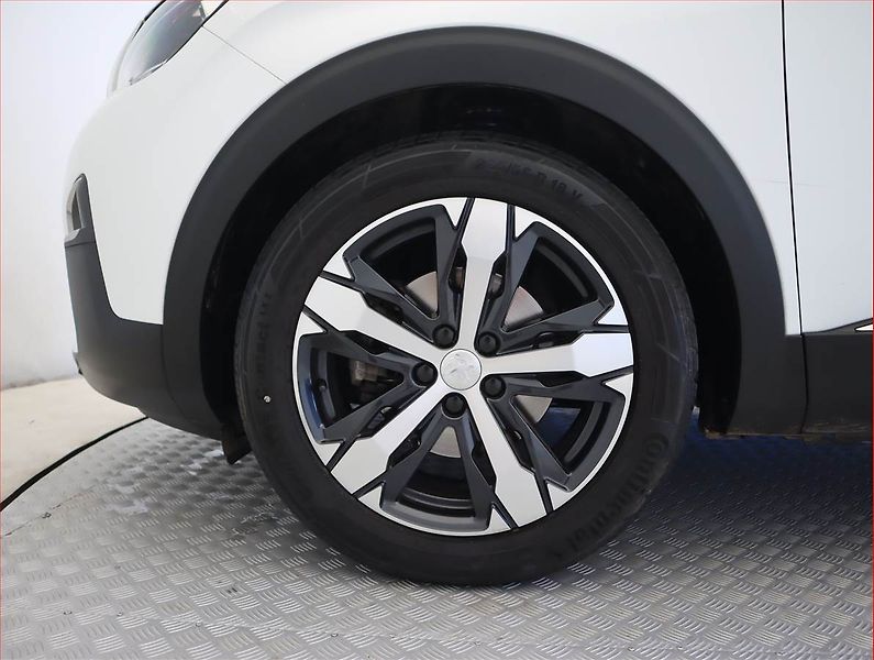 Peugeot 3008 (2018) 1.2 PureTech, Serv.kniha, Kůže - fotka 15 z 23