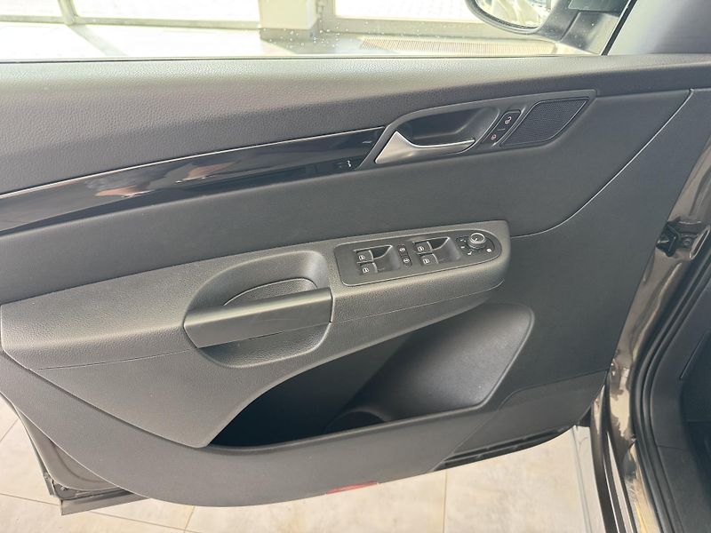 Seat Alhambra (2020) 1,4TSi FR-LINE 7.MÍST - fotka 18 z 33
