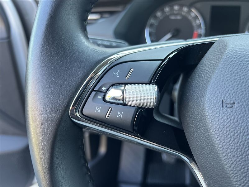 Škoda Octavia 2,0 TDI 85kW Active Combi - fotka 25 z 37