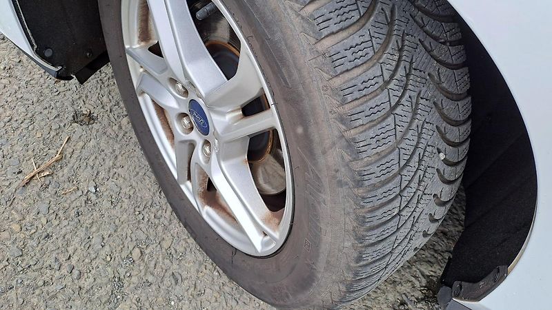 Ford Focus 1.5 TDCI Business NAVI - fotka 18 z 32