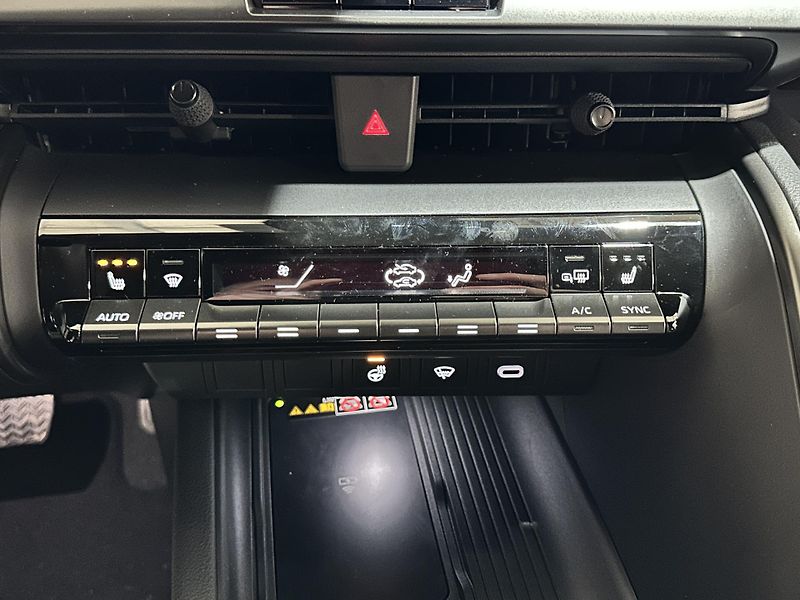 Toyota C-HR 1.8L HEV STYLE + SERVIS v ceně - fotka 13 z 19