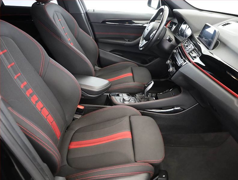BMW X1 (2019) sDrive18i, Automat, Serv.kniha - fotka 7 z 20