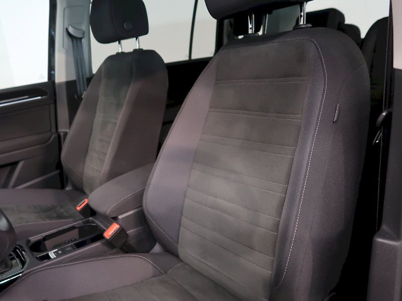 Volkswagen Touran (2023) HIGHLINE 2.0TDI 110KW DSG CZ - fotka 15 z 42