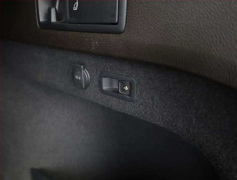 Volkswagen Passat (2016) 2.0 TDI, Kůže, Navi, Tempomat - fotka 17 z 19