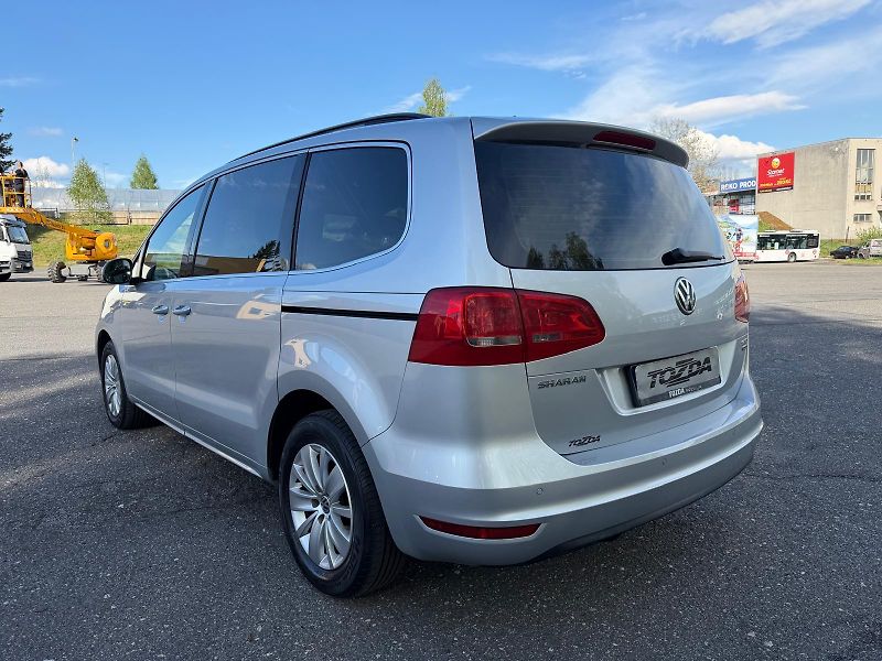 Volkswagen Sharan 2,0 TDI DSG Comfortline/servis - fotka 3 z 30