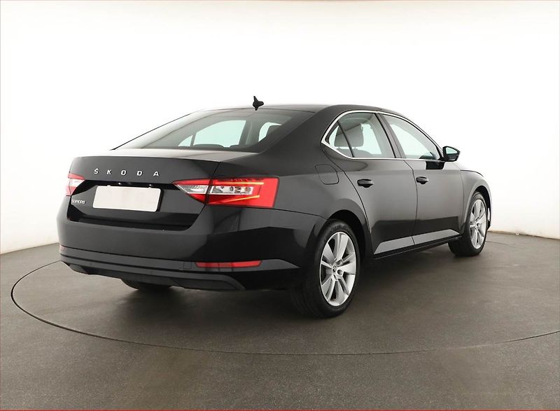 Škoda Superb (2020) Style 2.0 TDI, Automat, ČR - fotka 5 z 19