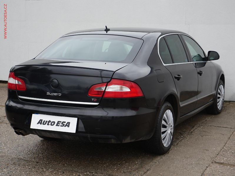 Škoda Superb (2010) 2.0 TDi, ČR, Ambition - fotka 6 z 19
