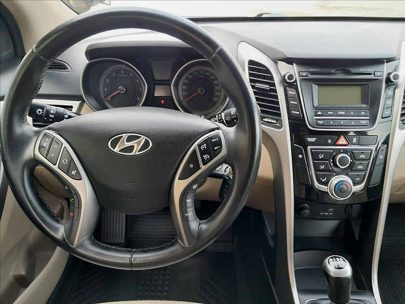 Hyundai i30 1,4i16V 73kW - fotka 33 z 48