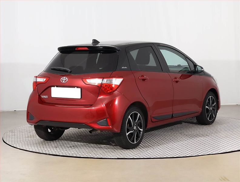 Toyota Yaris (2018) 1.5 Dual VVT-i, Automat - fotka 5 z 22