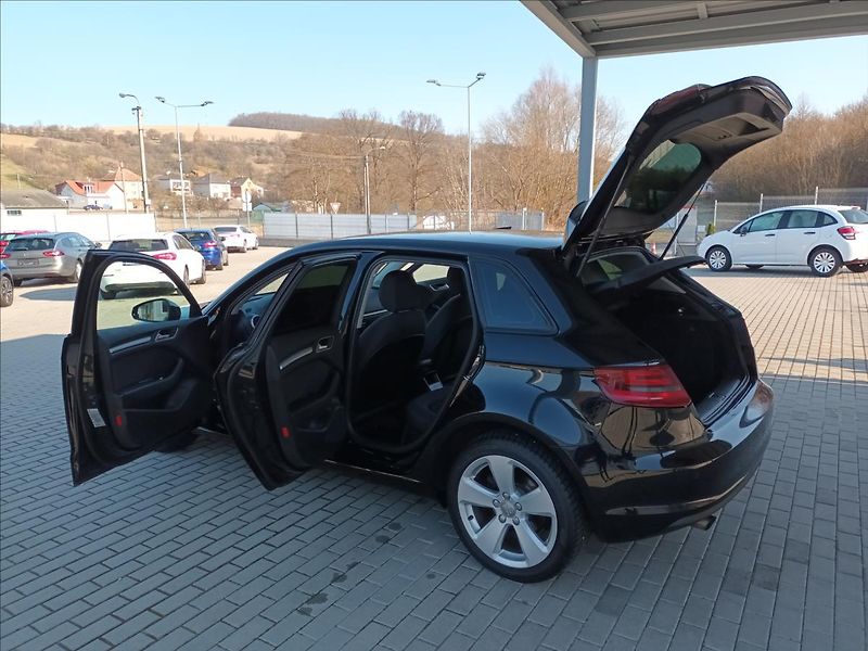 Audi A3 1,2 TFSI,77KW,KLIMA,PARKING - fotka 10 z 35