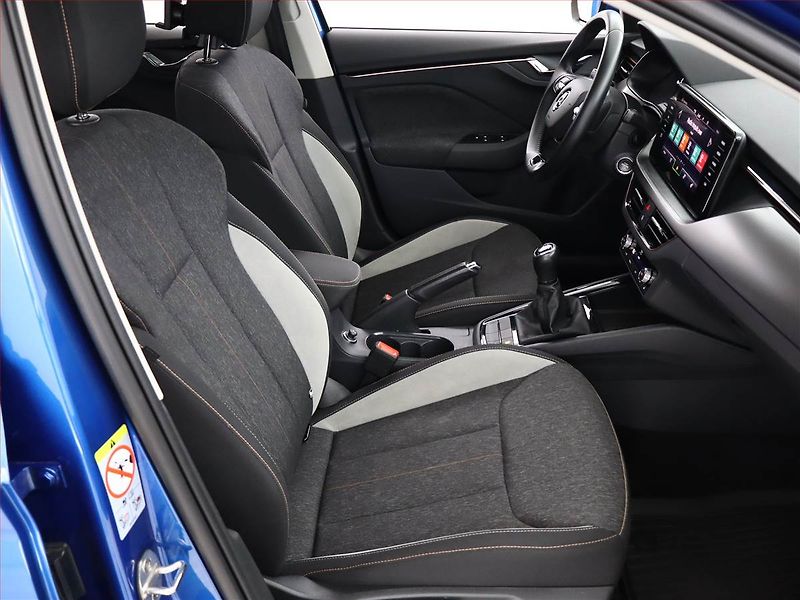 Škoda Scala (2023) Style 1.0 TSI, Serv.kniha - fotka 7 z 19