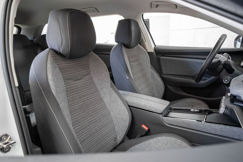 Škoda Superb TDI 142kW 4x4*TAŽNÉ*DPH*ČR 1.M - fotka 13 z 45