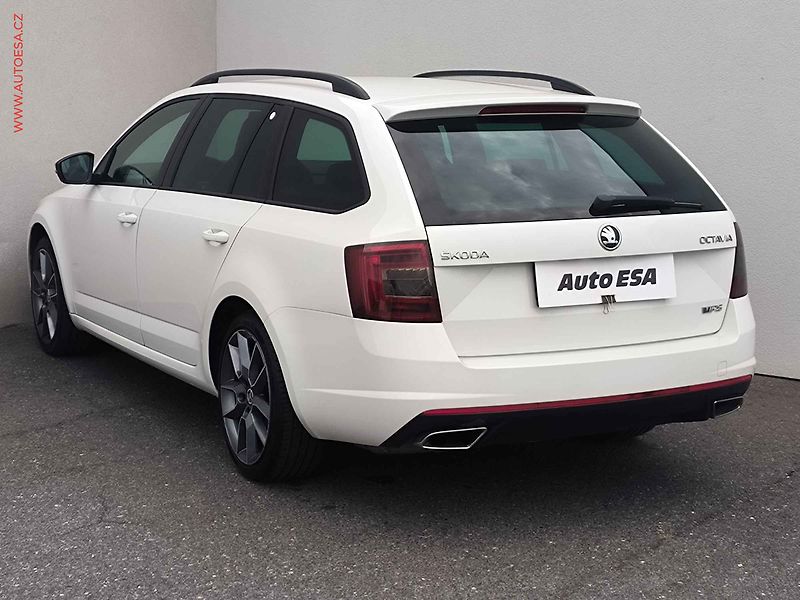 Škoda Octavia (2014) 2.0 TDi, ČR, RS, DSG, bixen - fotka 6 z 20