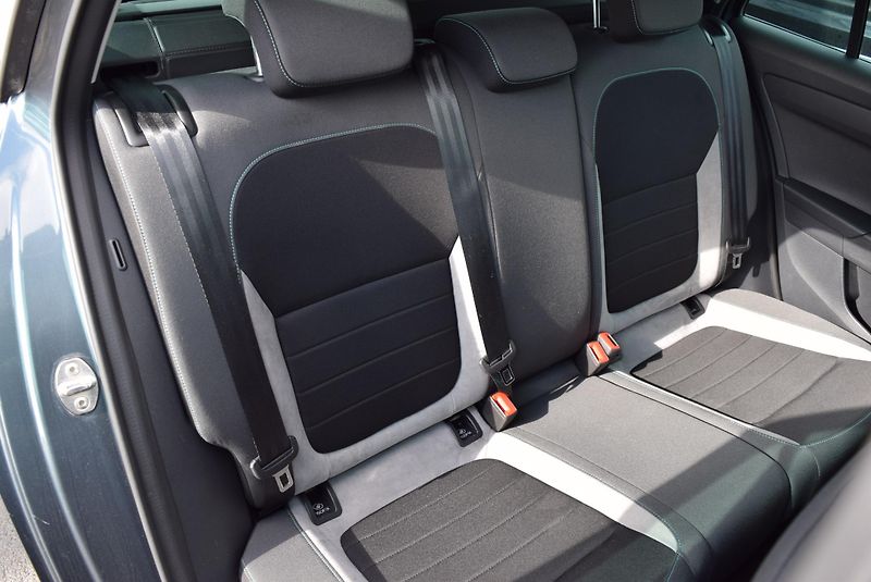 Škoda Fabia (2017) 1.2TSI 81kw DSG JOY NAVI APP - fotka 38 z 41