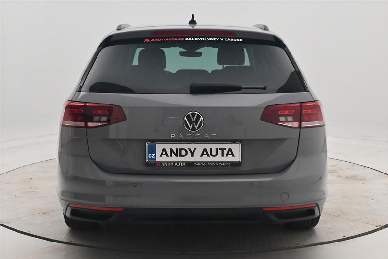 Volkswagen Passat 2,0 TDI 110kW DSG Business Zár - fotka 6 z 31