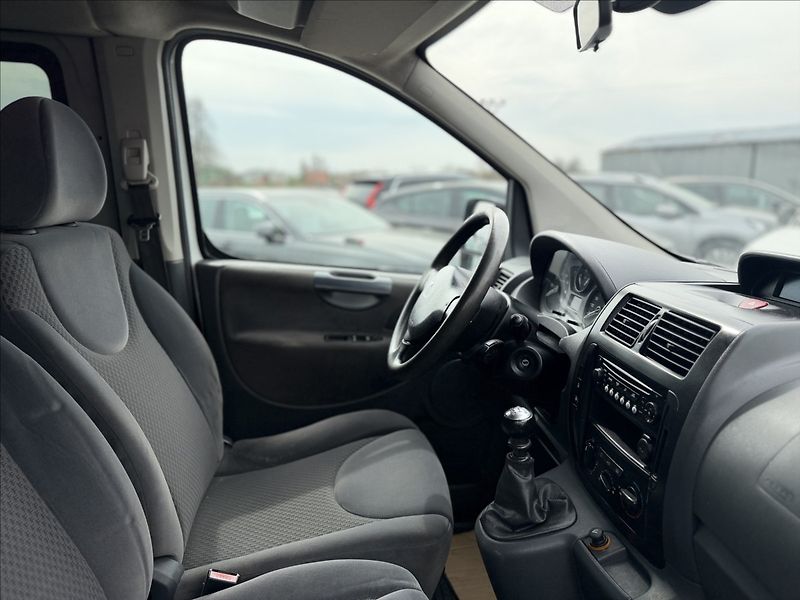 Peugeot Expert Tepee 2,0 SERVISKA, 9MÍST +SADA PNEU - fotka 24 z 25