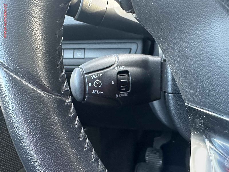Peugeot 2008 (2018) 1.2PT, 2.maj,ČR, autoAC - fotka 12 z 21