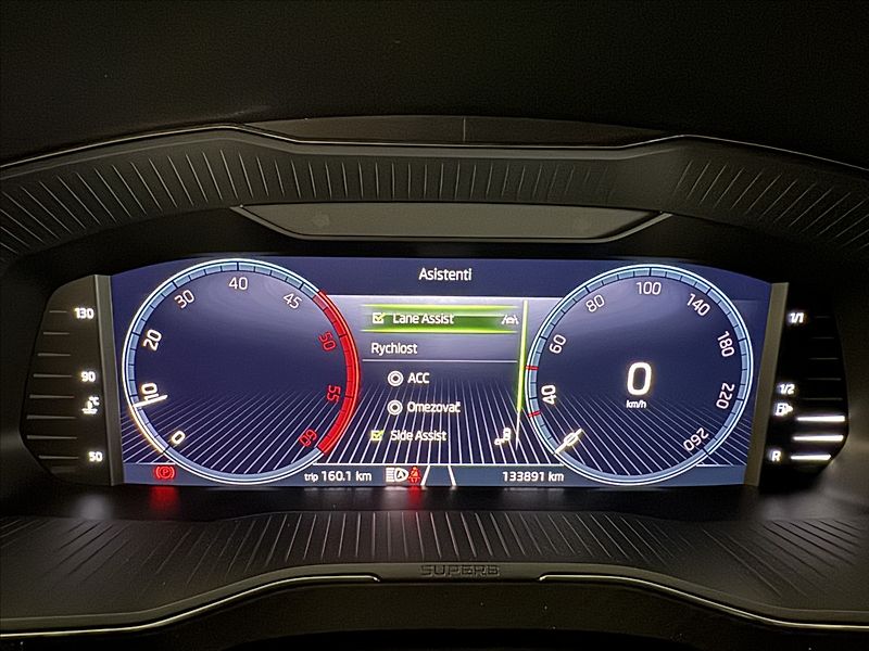 Škoda Superb 2,0 TDi  Sportline LED Virtual - fotka 26 z 48