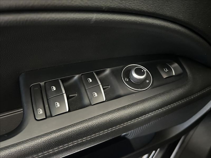 Alfa Romeo Stelvio 2,2   JTD 132kW,AUTOMAT,SERVIS - fotka 10 z 30