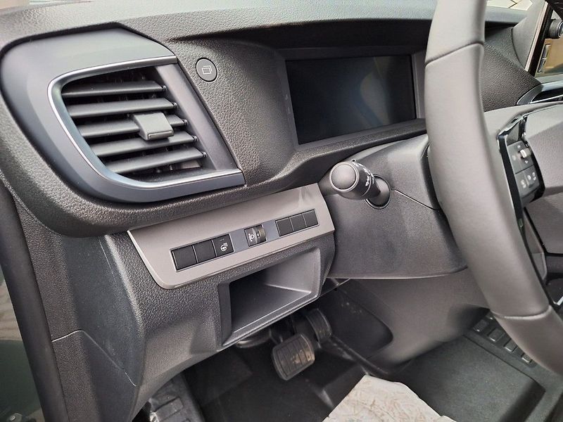 Peugeot Traveller (2026) Active Long 2.0 BHDi 180  EAT8 - fotka 14 z 19