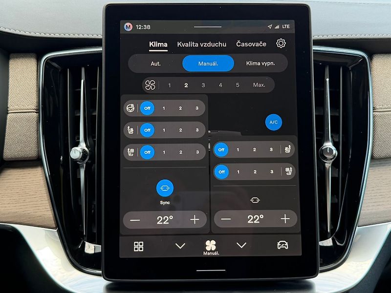 Volvo XC90 B5 PLUS, 360°, VZDUCH, VENTILA - fotka 21 z 25