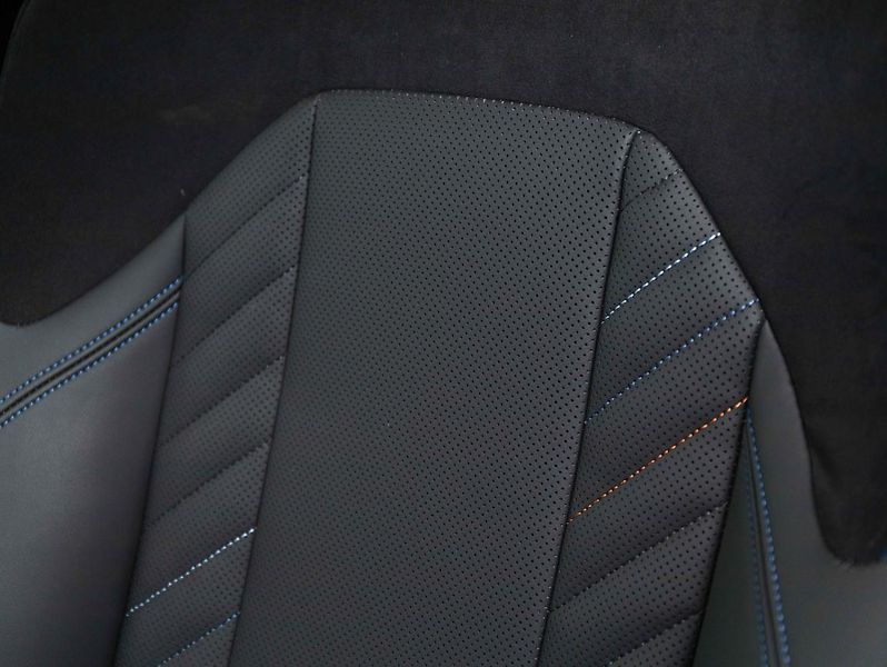 BMW X3 M50 xDrive - fotka 18 z 24