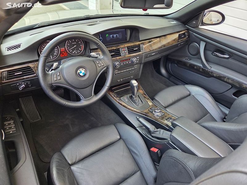 BMW Řada 3 (2009) 330i 200Kw Aut Kabrio 60t.km - fotka 28 z 49