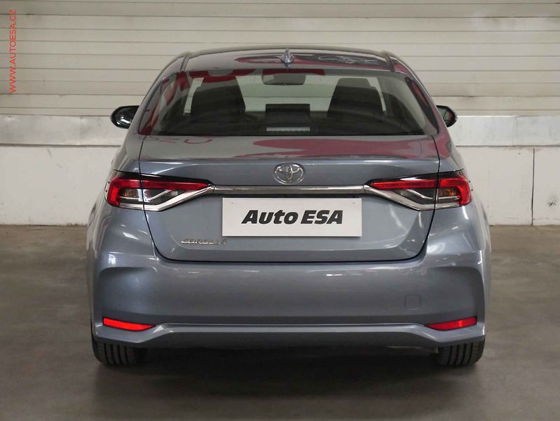 Toyota Corolla (2024) 1.5, 2.maj,ČR, AC, park. - fotka 5 z 20