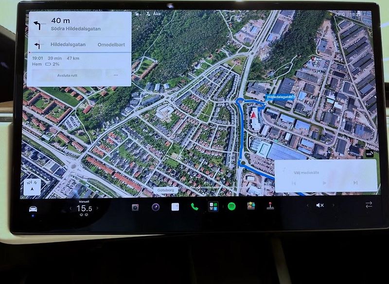 Tesla Model S LR AWD HW4 Bílý interiér Yoke  - fotka 11 z 17