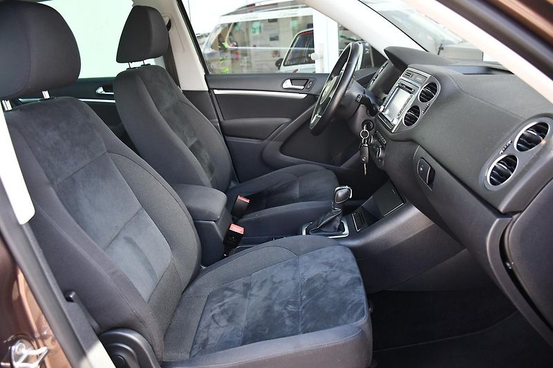 Volkswagen Tiguan 2.0TDi DSG 4MOTION - fotka 13 z 44
