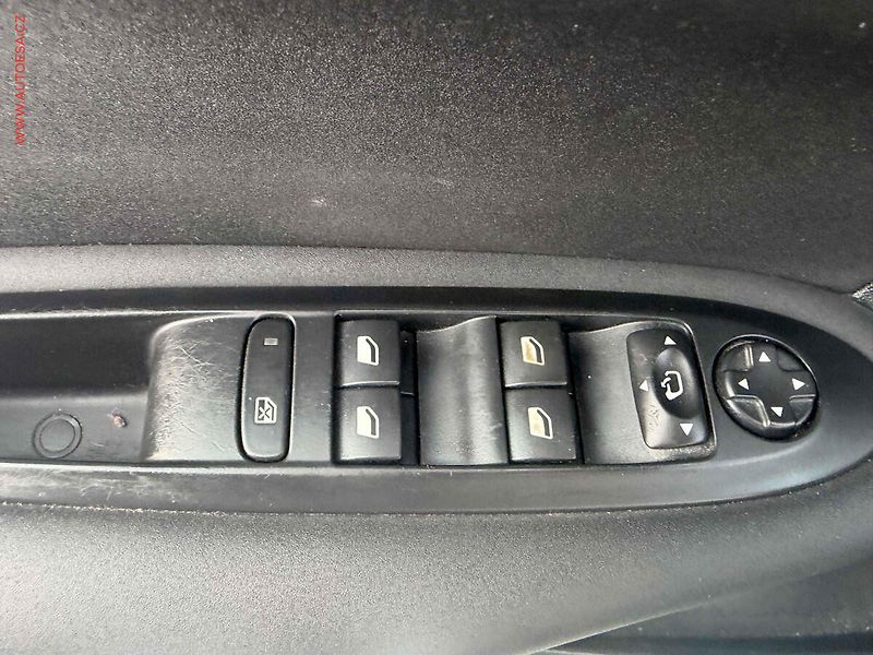 Citroën C4 (2013) 1.6i - fotka 11 z 15