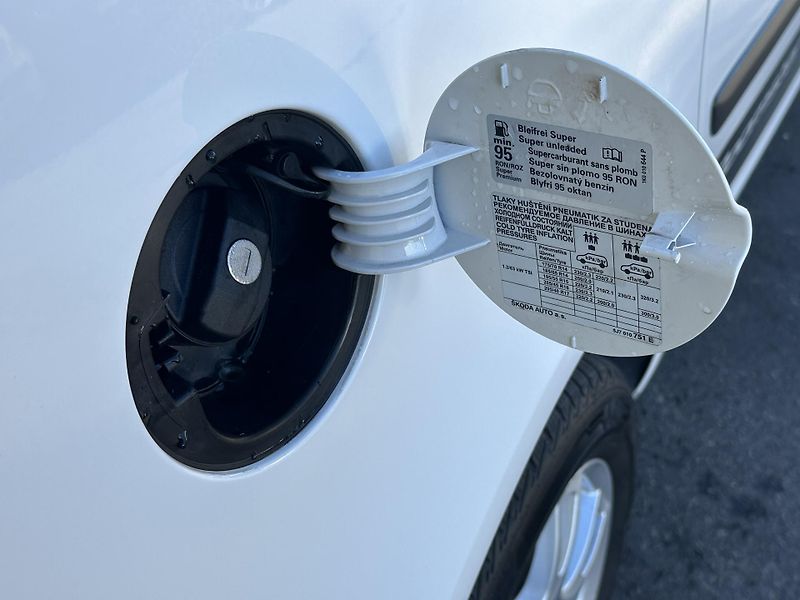 Škoda Roomster (2013) FRESH 1.2TSI/63kW 2.Maj. KLIMA - fotka 29 z 35