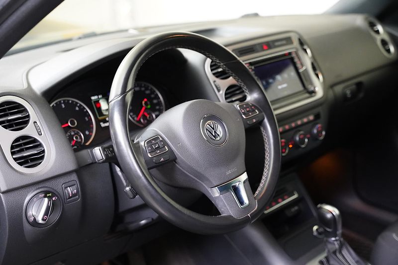 Volkswagen Tiguan - fotka 14 z 25