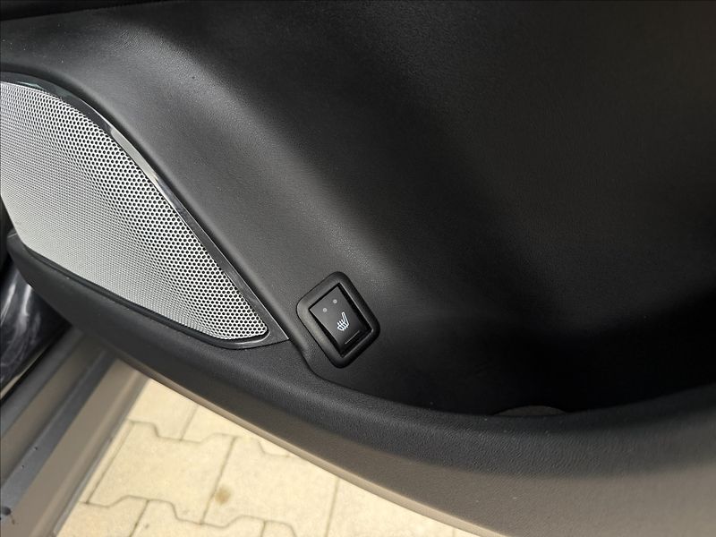 Maserati Levante 3.0V6 SQ4 - fotka 33 z 35