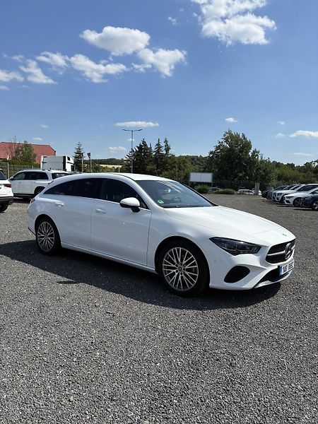 Mercedes-Benz CLA (2024) 200d shooting brake - fotka 3 z 15