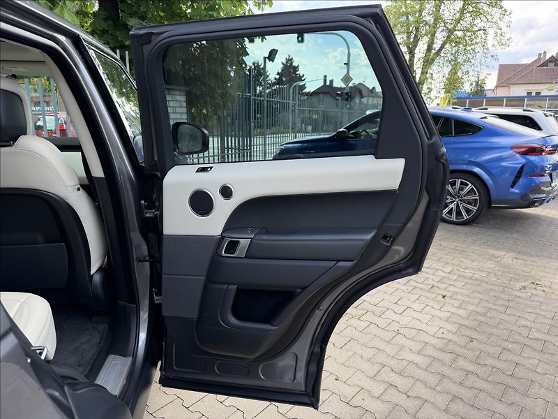 Land Rover Range Rover 3.0 V6 HSE - fotka 26 z 28