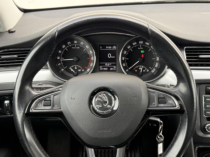 Škoda Superb 2.0 TDI DSG / 125 kW Elegance - fotka 14 z 25