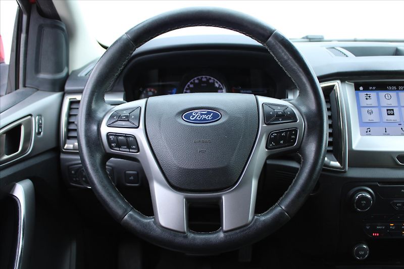 Ford Ranger 3.2 TDCI 147kW LIMITED ČR - fotka 14 z 29
